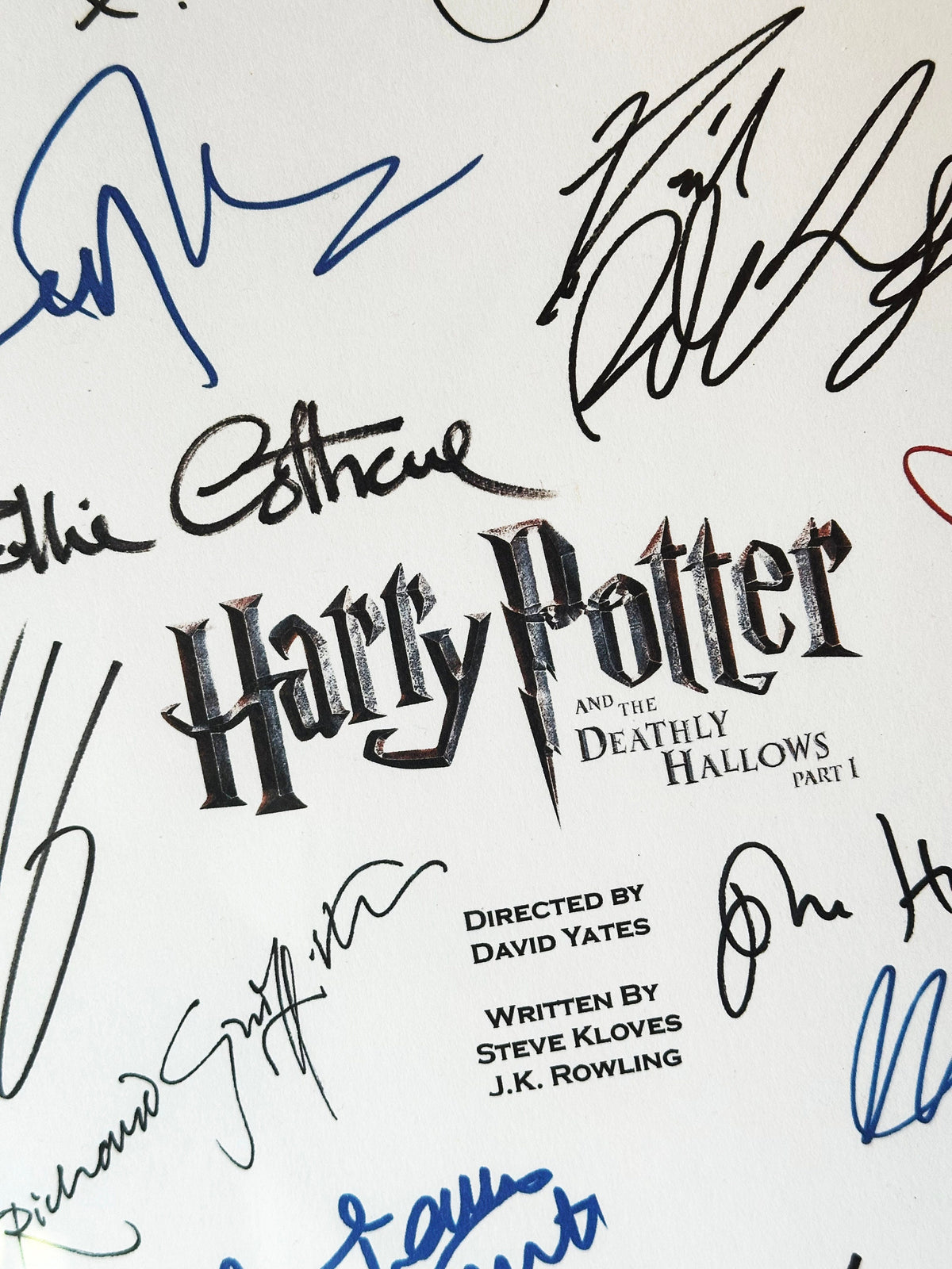 POTTER, DEATHLY HALLOWS PART 1, Signed Movie Script, With Printed Cast Signatures, Autographs