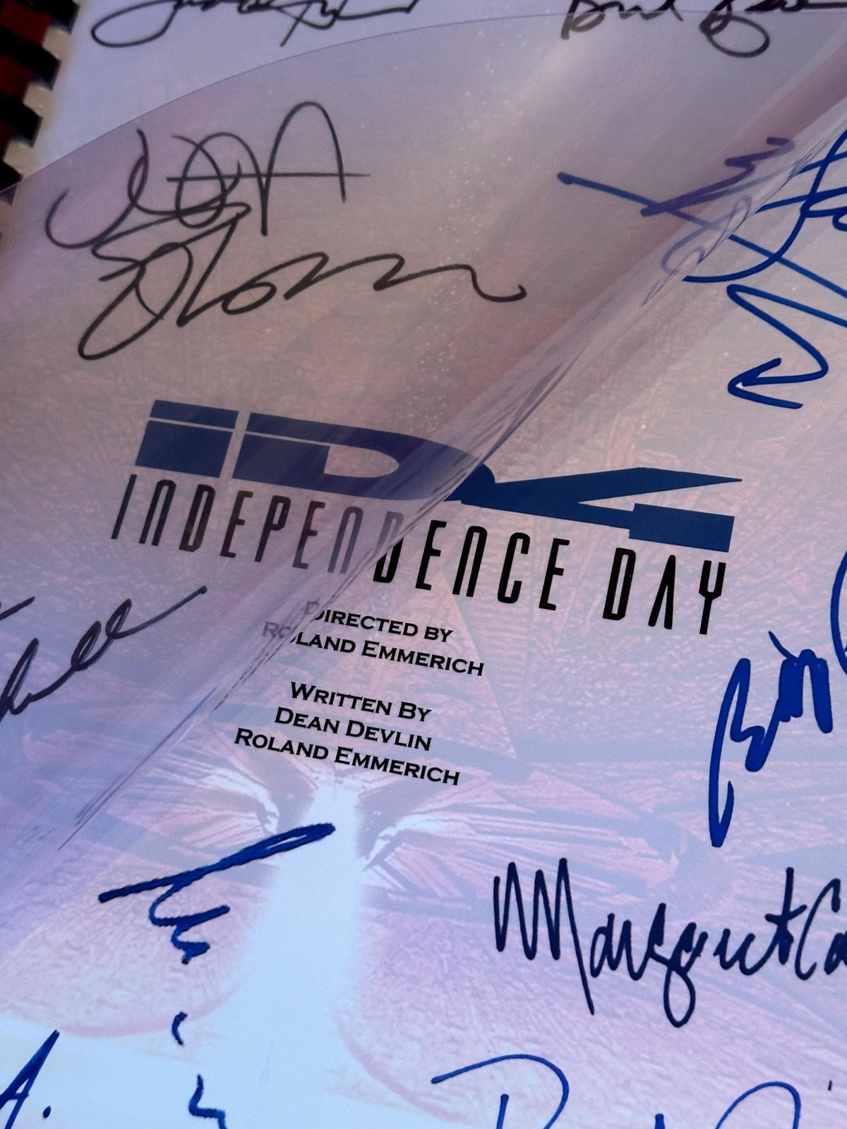 INDEPENDENCE, DAY Movie Script, With Printed Cast Signatures, Autographs