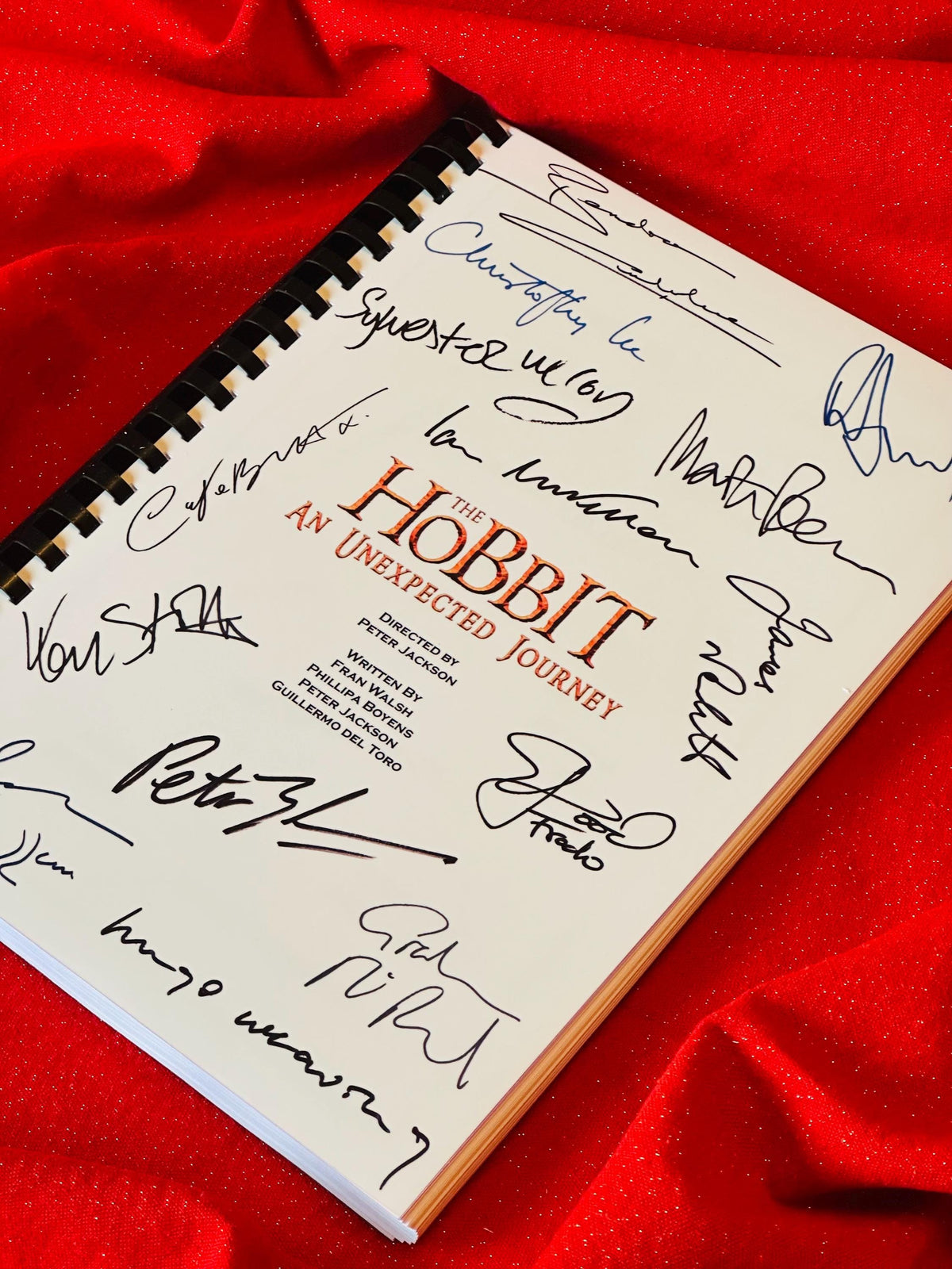 THE HOBBIT Unexpected Journey Movie Script, With Printed Cast Signatures, Autographs