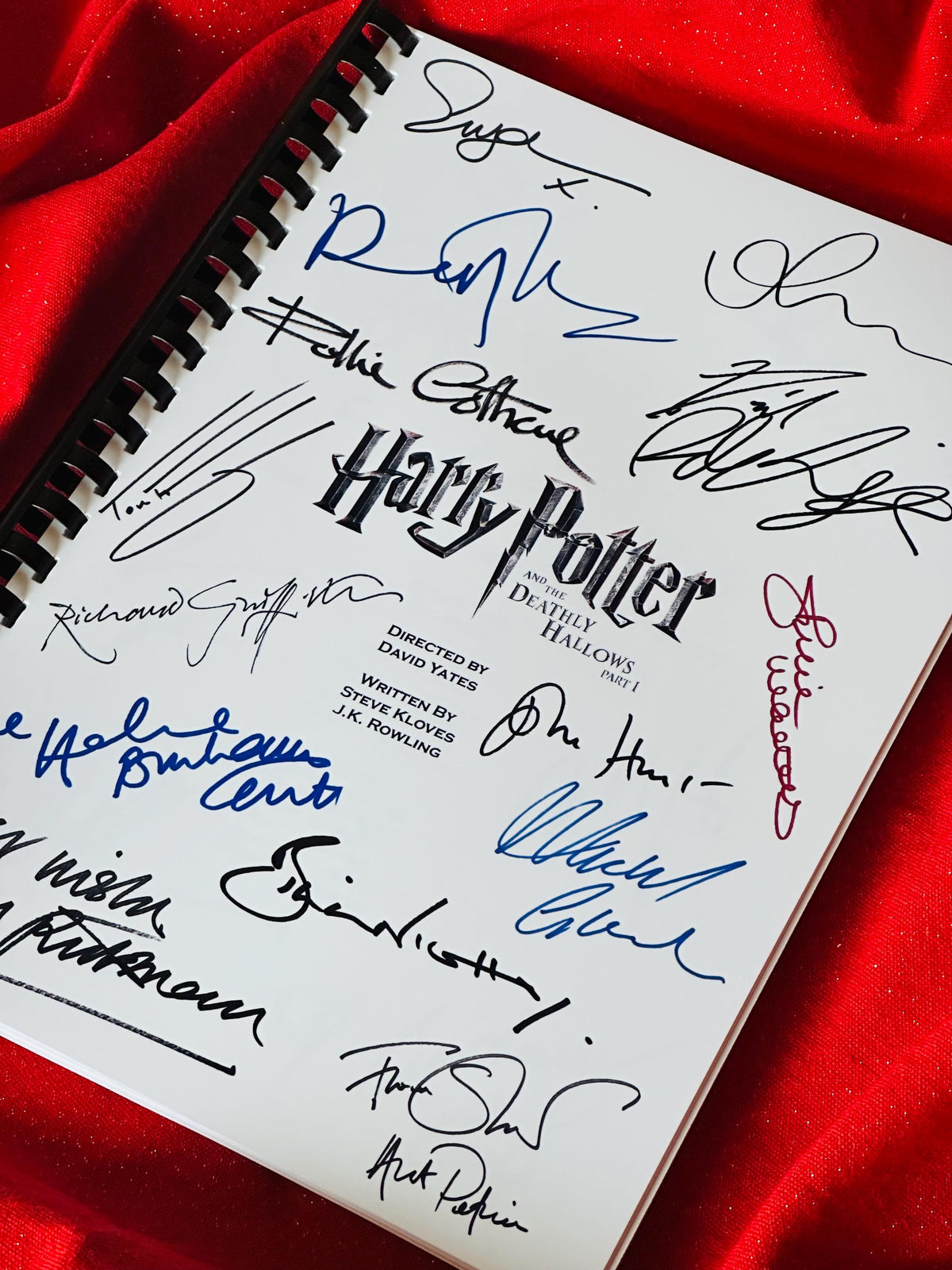 POTTER, DEATHLY HALLOWS PART 1, Signed Movie Script, With Printed Cast Signatures, Autographs