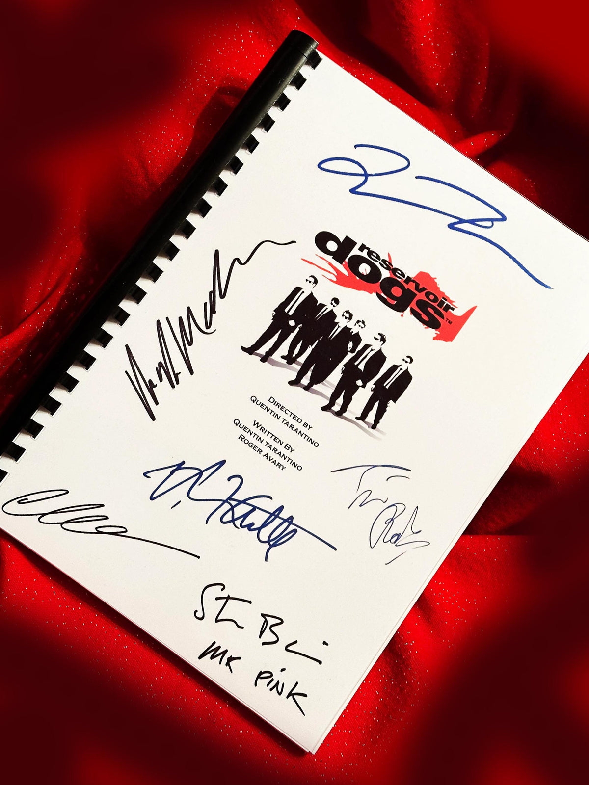 RESERVOIR DOGS Signed Movie Script, With Printed Cast Signatures, Autographs