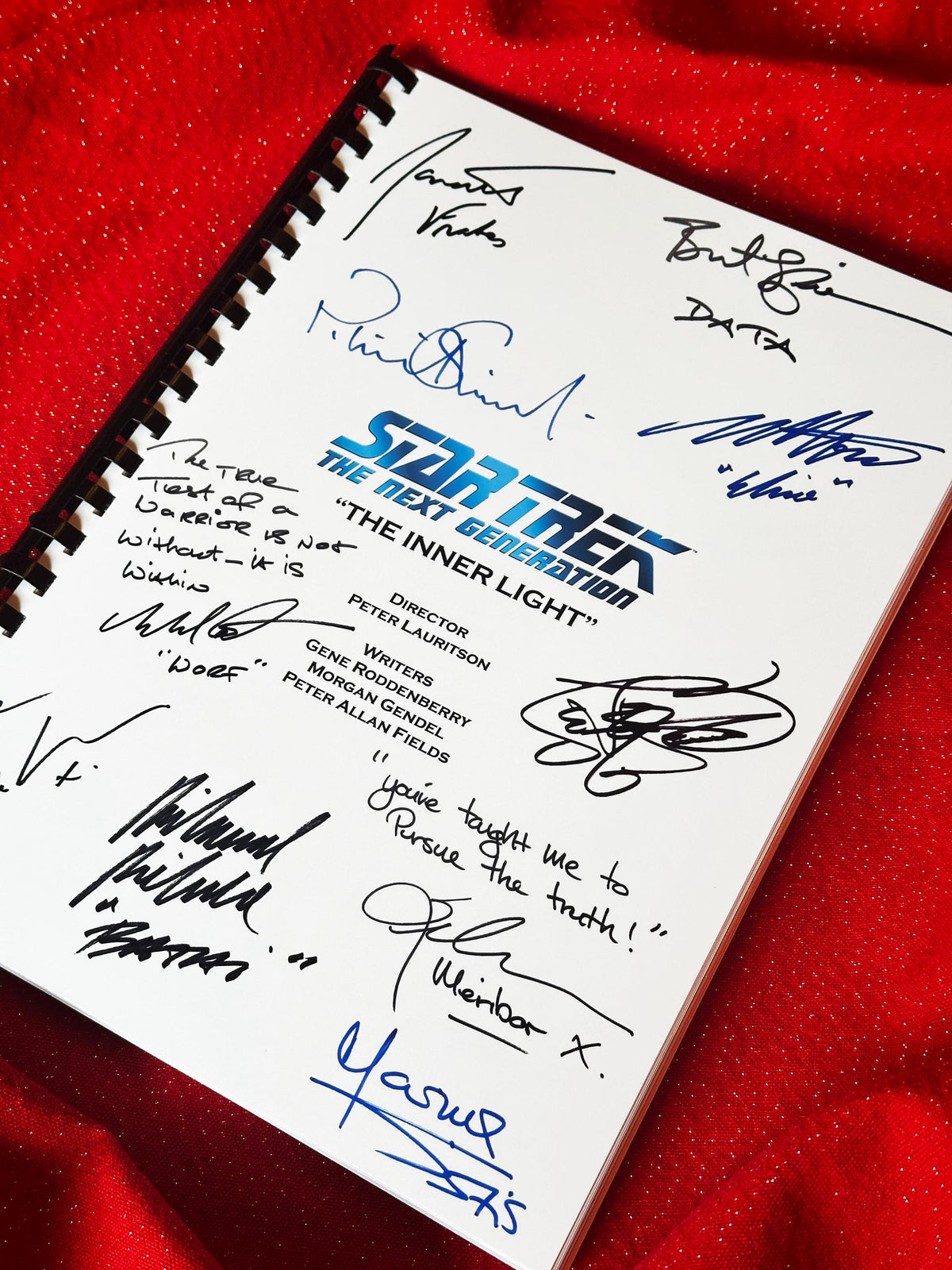 TREK, Next Generation, INNER, LIGHT Script, With Printed Cast Signatures, Autographs