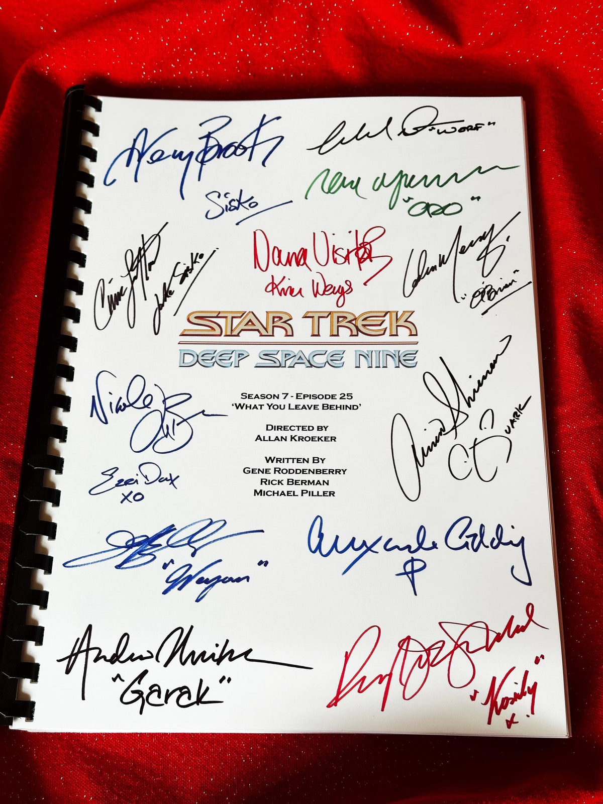 TREK, DEEP SPACE, Nine, Final Episode, Script, With Printed Cast Signatures, Autographs