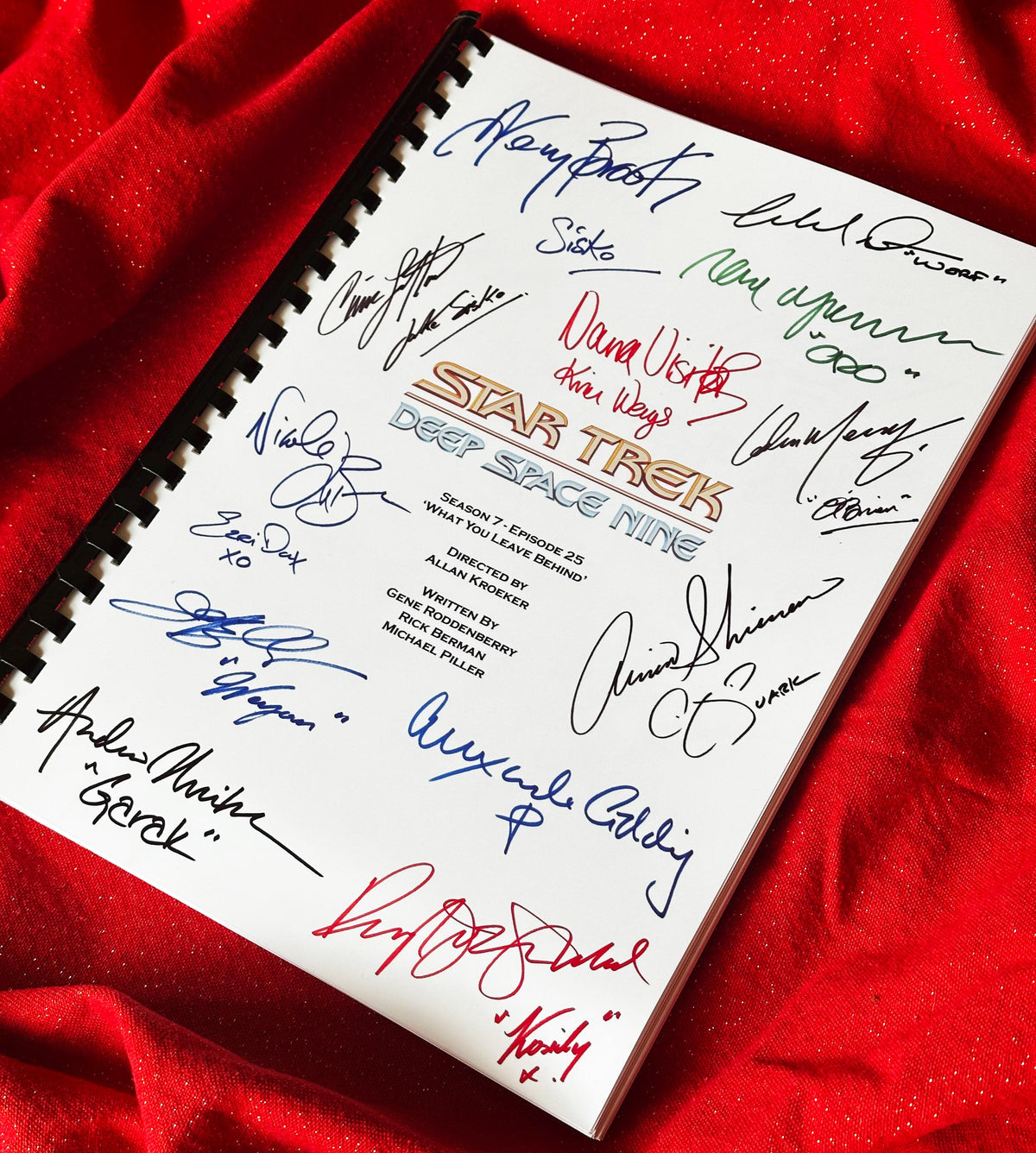 TREK, DEEP SPACE, Nine, Final Episode, Script, With Printed Cast Signatures, Autographs