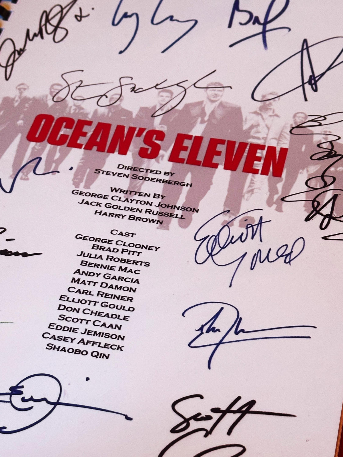 OCEANS 11 Movie Script, With Printed Cast Signatures, Autographs