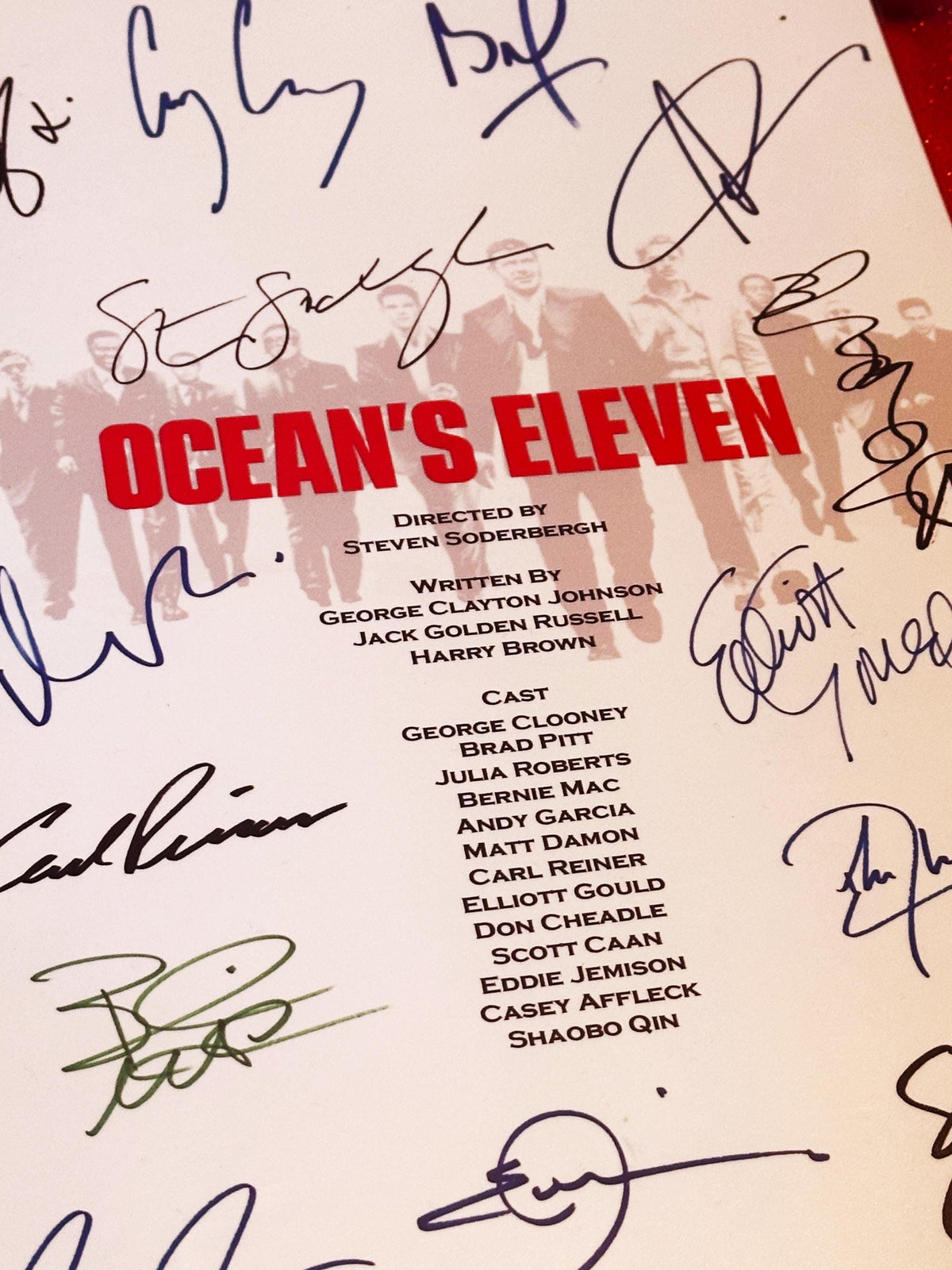 OCEANS 11 Movie Script, With Printed Cast Signatures, Autographs