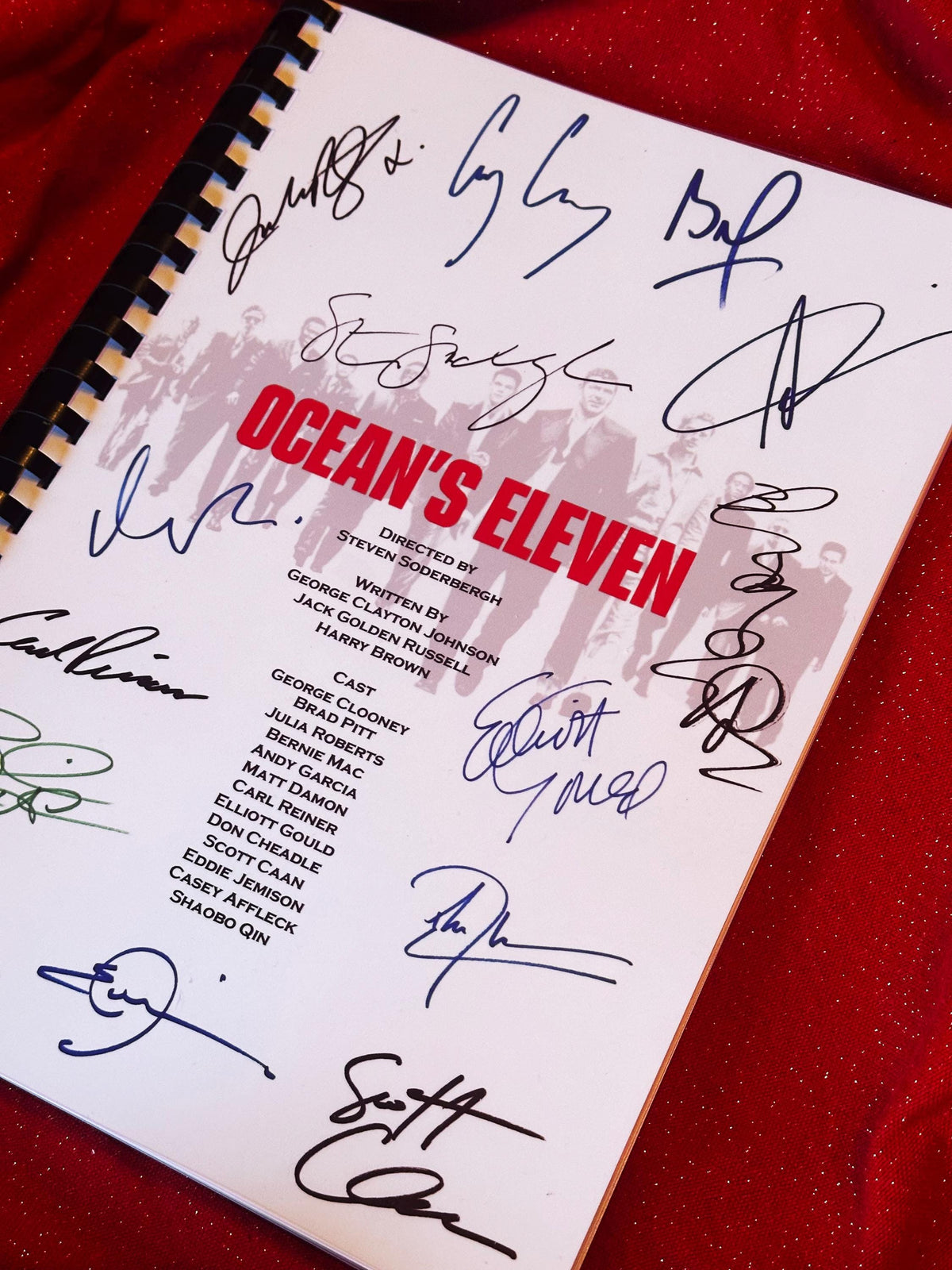 OCEANS 11 Movie Script, With Printed Cast Signatures, Autographs