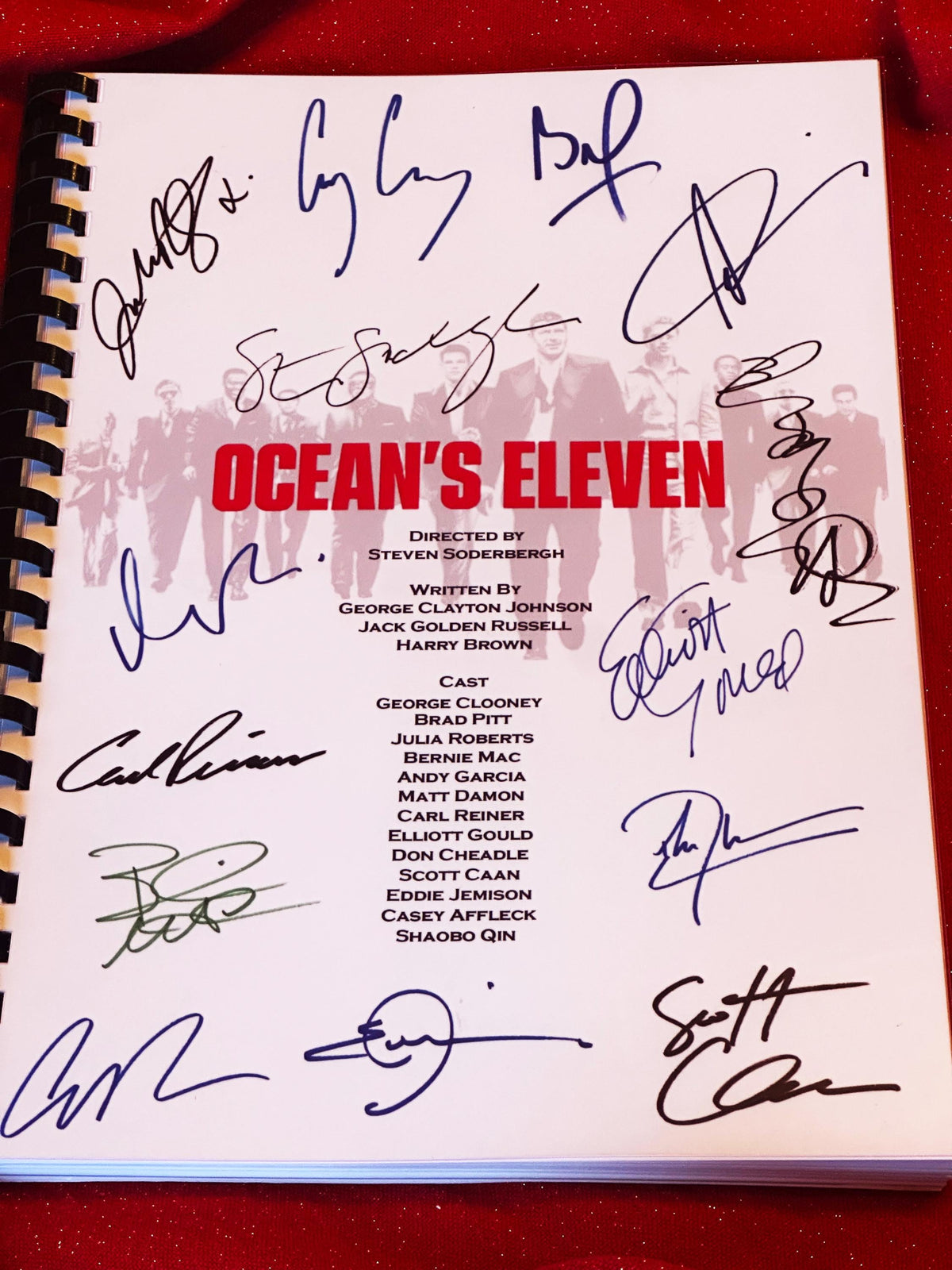 OCEANS 11 Movie Script, With Printed Cast Signatures, Autographs