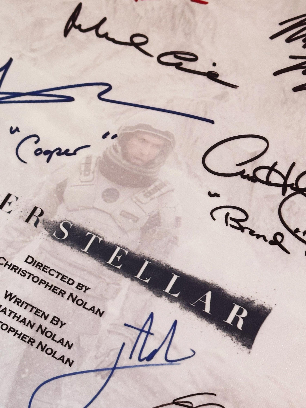 INTERSTELLA Movie Script, With Printed Cast Signatures, Autographs